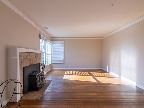 5th image of 924 Harrison Ave