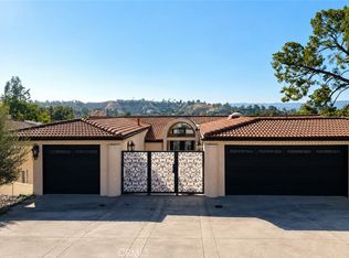 21765 Ybarra Rd, Woodland Hills, CA 91364