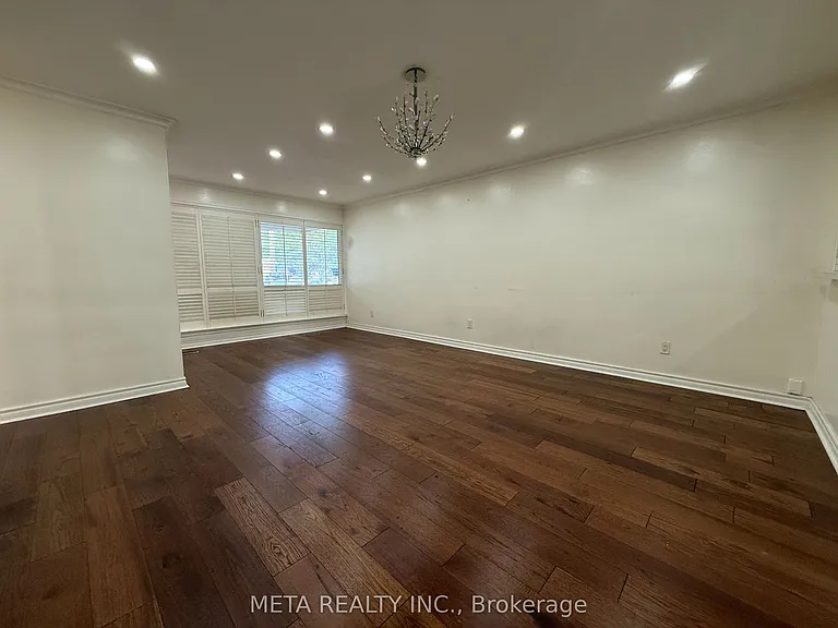 556 McCowan Rd — Photo 2