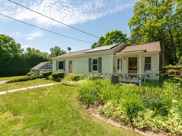 88 Wallace Hill Rd, Townsend, MA 01469