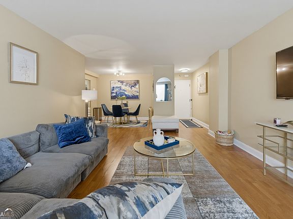 4th image of 2479 Peachtree Rd NE APT 503