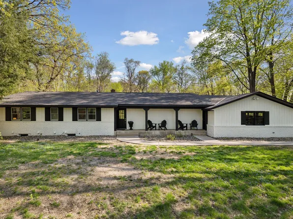20 Oriole Ln, North Oaks, MN 55127