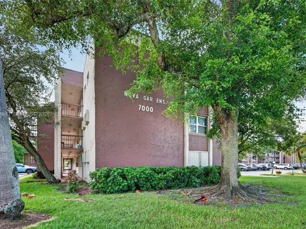 7000 Nova Dr APT 301E, Davie, FL 33317