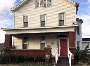 1129 W Locust St, Canton, IL 61520