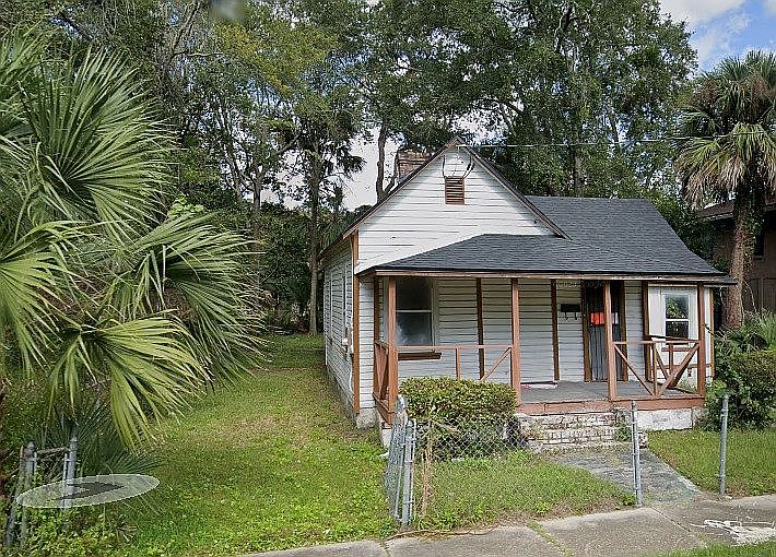 2nd image of 1471 W 6th St