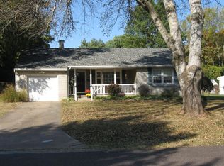 2447 E Manchester St, Springfield, MO 65804