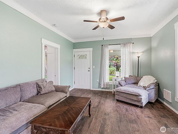 3rd image of 430 Carnine Road