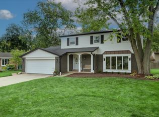 481 Sussex Ct, Buffalo Grove, IL 60089