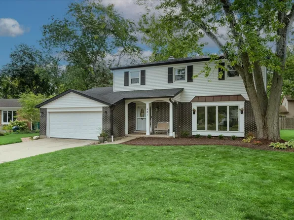 481 Sussex Ct, Buffalo Grove, IL 60089