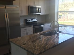 Updated 2 Bedroom Townhouse in Weinland Park, Columbus, OH 43201