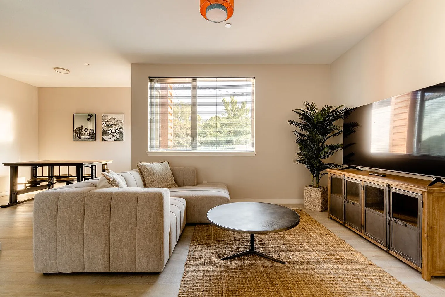 2 bed, 1.0 bath, 775 sqft, $3,611 — Photo 1