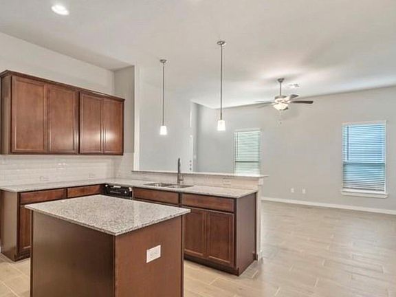 5th image of 218 Oakcrest #A
