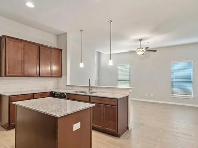 218 Oakcrest #A — Photo 5