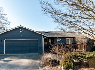 909 Vicky Pl, Camano Island, WA 98282