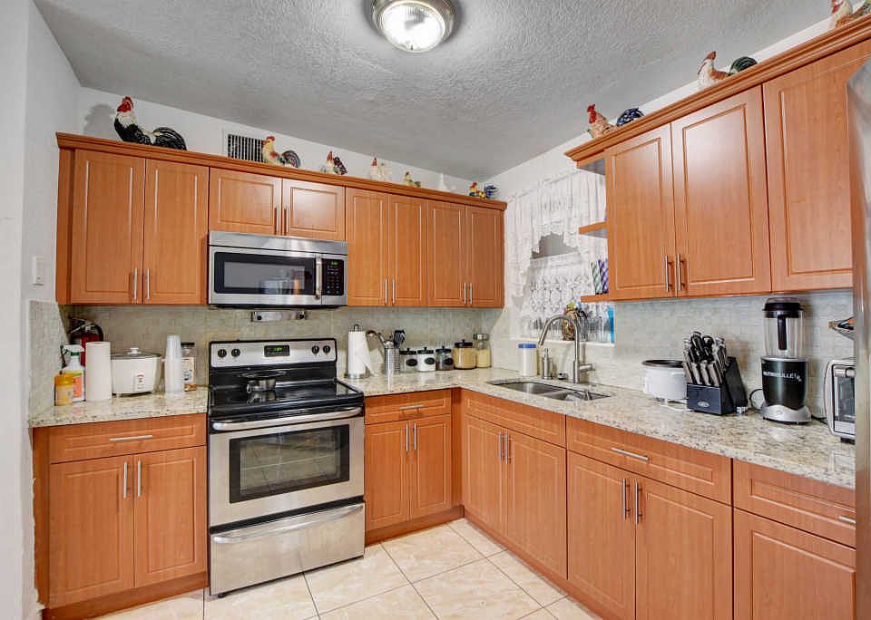 1st image of 5630 Honeysuckle Dr