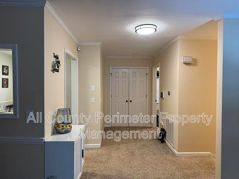 307 Hollyfax Cir — Photo 3