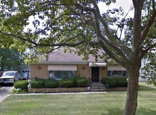 4044 Shadywood Ln, Warrensville Heights, OH