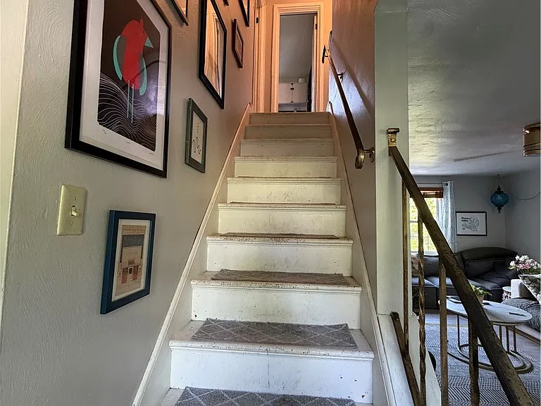 131 Jacob Dr — Photo 4