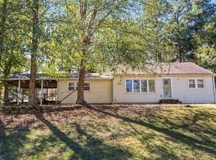 5618 State Route 764, Whitesville, KY 42378