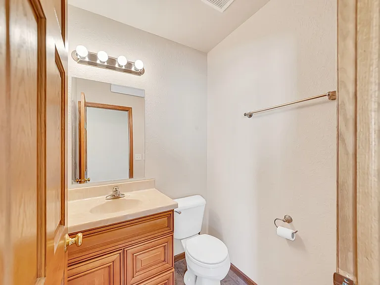 1311 E Oakland St #B — Photo 6