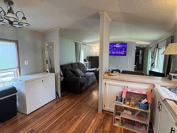 4th image of 1792 S Magnolia Road