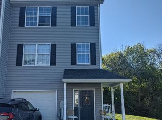215 Crown Ct, Waynesboro, PA 17268