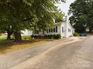 7 Grandview St, Granite Falls, NC 28630