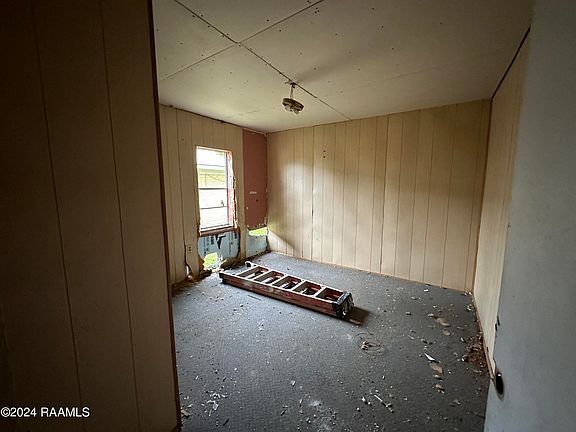 4th image of 211 N Robertson St