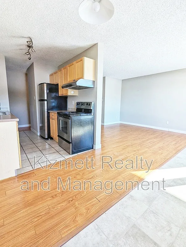 2 bed, 1.0 bath, 800 sqft, $1,650 — Photo 2