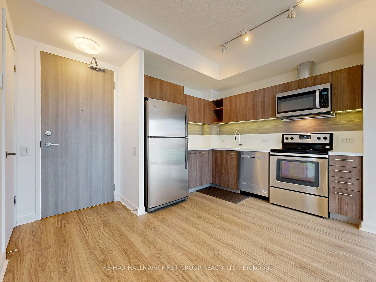 390 Cherry St — Photo 4