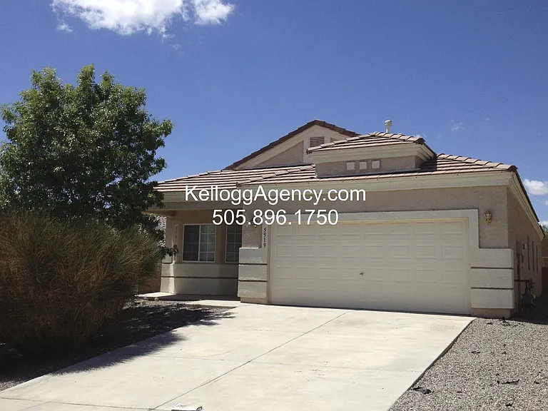 5519 Fence Lake Dr NE — Photo 1