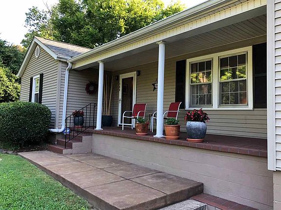 3rd image of 106 College Park Ln