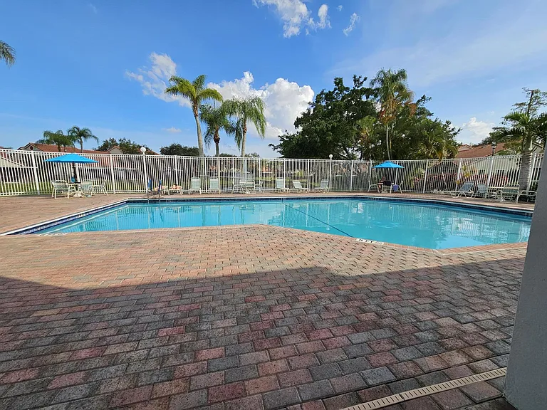 7526 Pinewalk Dr S #174 — Photo 30