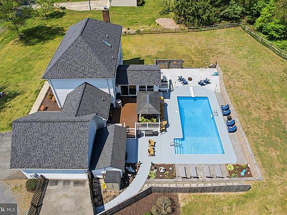 5th image of 3321 Smithville Dr