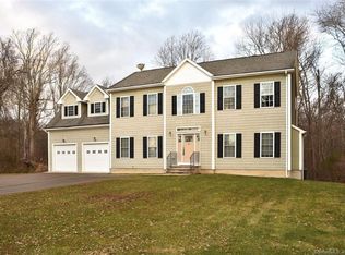 156 Great Neck Rd, Waterford, CT 06385