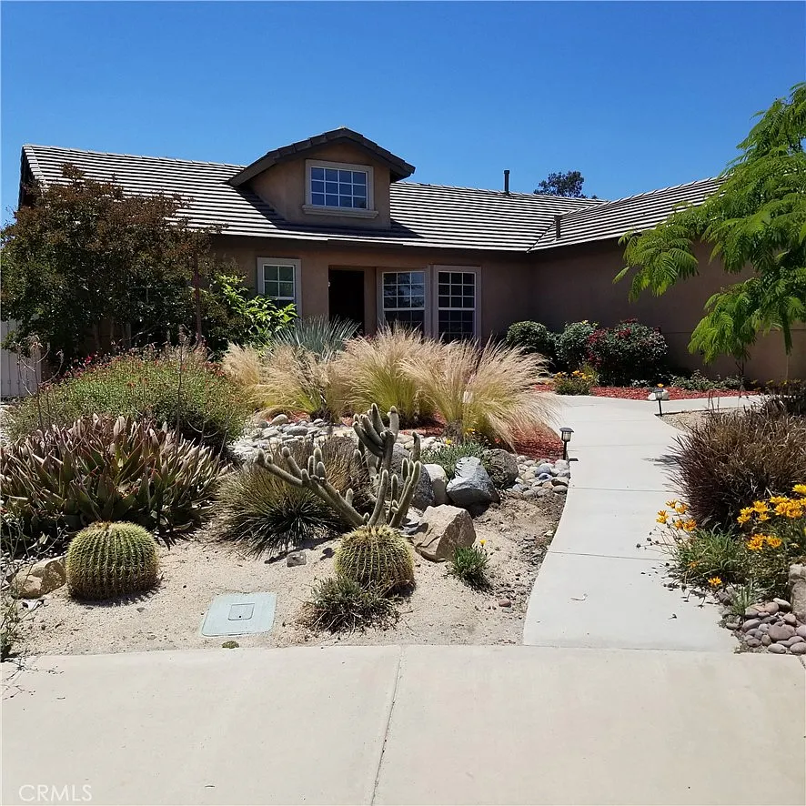 4 bed, 1696 sqft, $3,000 — Photo 1