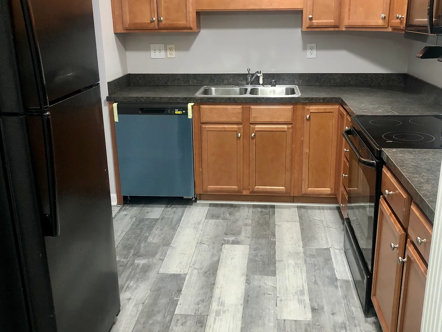 2 bed, 1100 sqft, $1,295 — Photo 2
