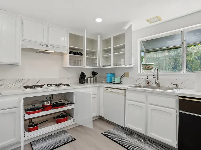 8560 Fern Crest Way — Photo 21