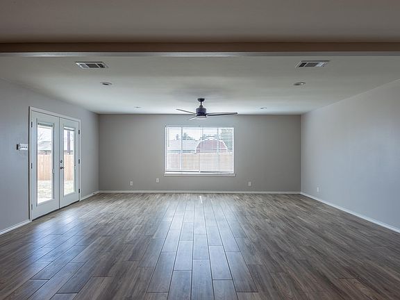 5th image of 4519 Mercedes Dr