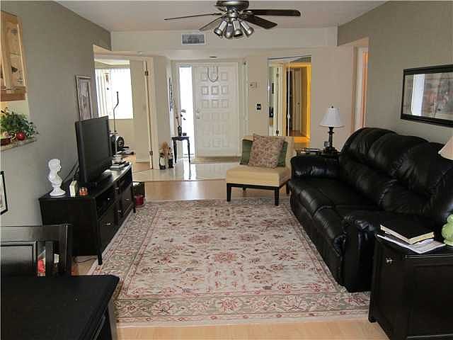 1st image of 992 NW 93rd Ave #18D