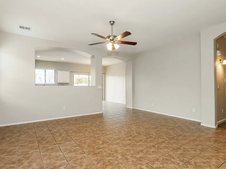 9849 W Horse Thief Pass — Photo 3