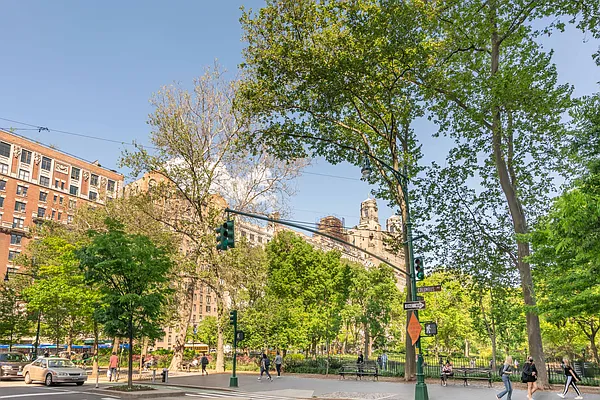 Sold by Compass | media 17