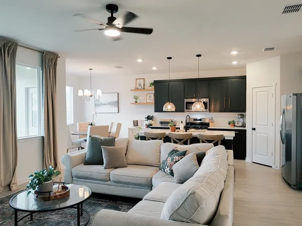 319 Sedalia Trl, Justin, TX 76247
