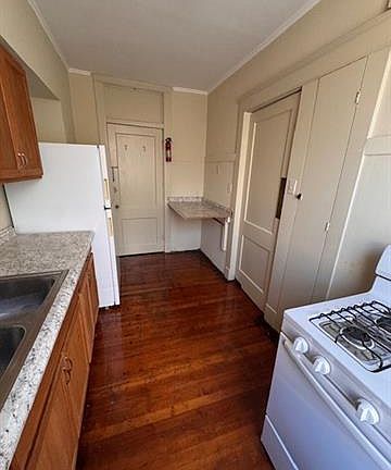 5th image of 1507 Napoleon Ave #302