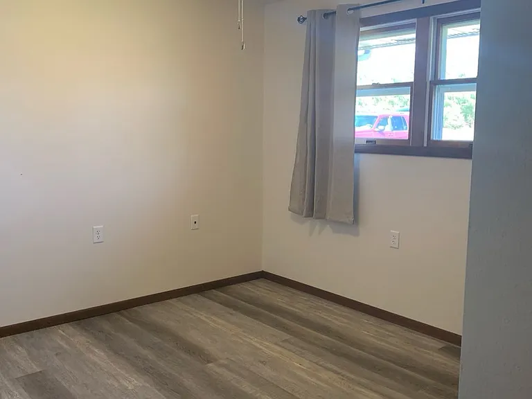 800 Fairfield Dr — Photo 6