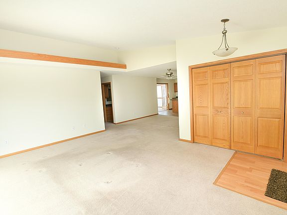 5th image of 3911 Dakota Dr
