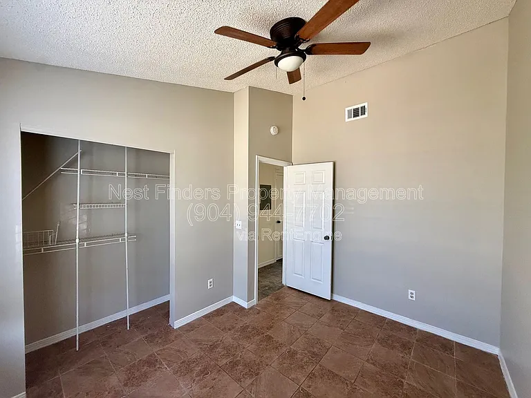 2429 Seabury Pl N — Photo 13