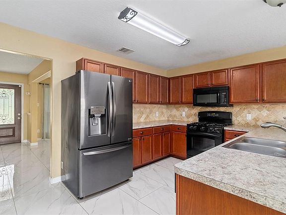 5th image of 3318 Apple Dale Dr