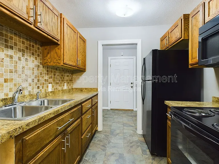 3024 Flora Ave — Photo 4