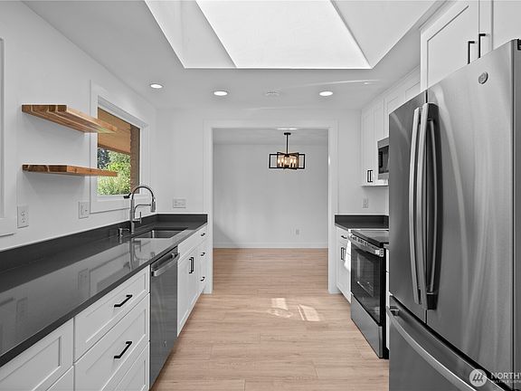 3rd image of 7118 N Winston Drive